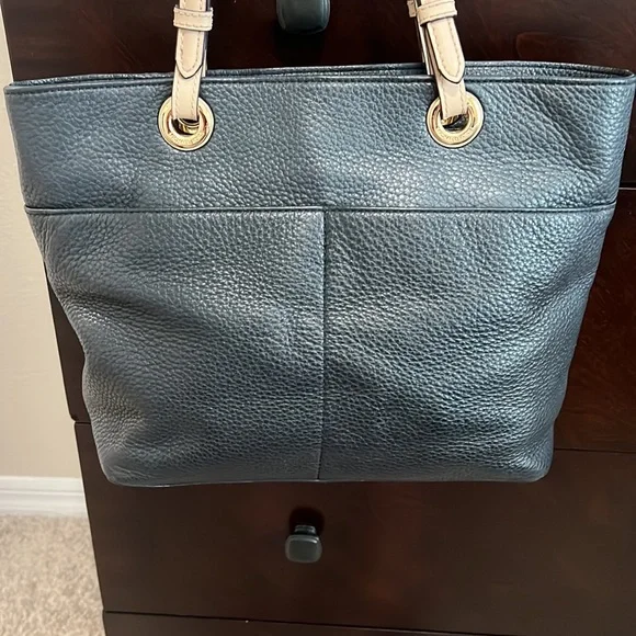 Michael Kors Shoulder Bag - Picture 2 of 12